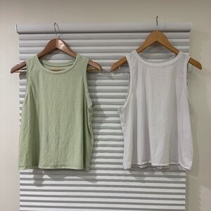 2 x Beyond Yoga Women's Featherweight Tank Tops